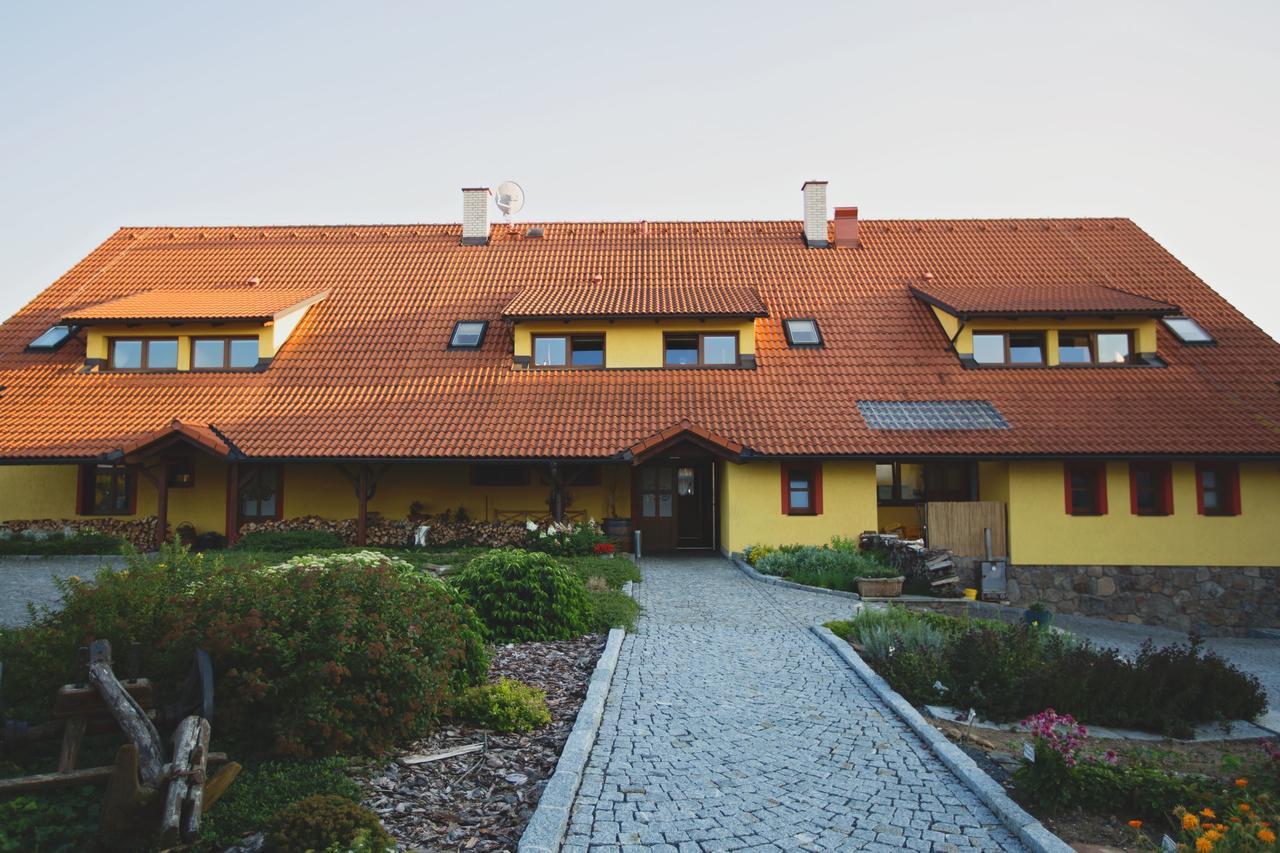 ホテル Statek Ceska Lipa Myslovice クラトビ エクステリア 写真